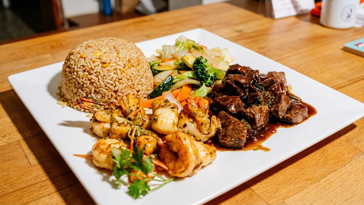 Hibachi lunch plates